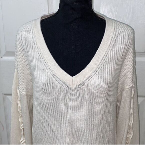 Express Cream Ruffle Sleeve Sweater(Size Small) - Picture 5 of 7